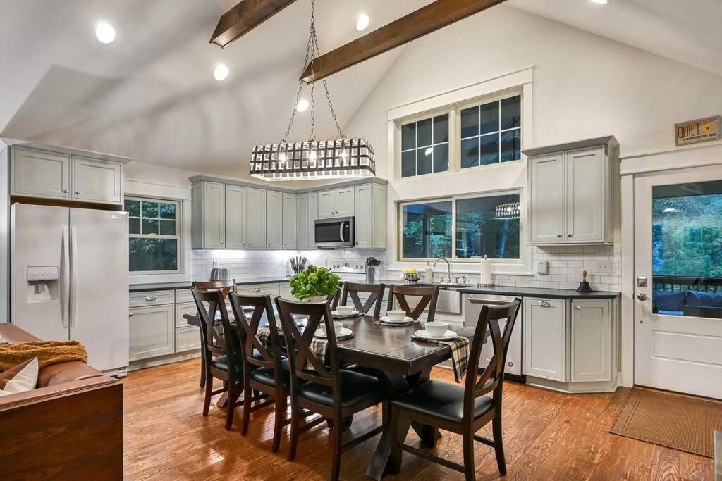 The Cove Retreat- Hot Tub/Screened Porch/Game Room レイク・ルーア エクステリア 写真