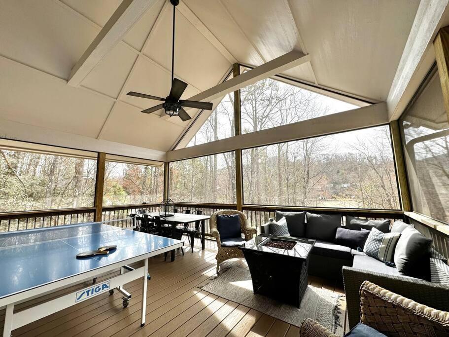 The Cove Retreat- Hot Tub/Screened Porch/Game Room レイク・ルーア エクステリア 写真