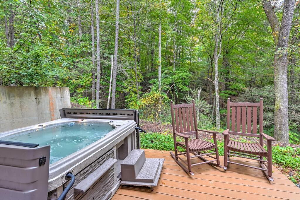 The Cove Retreat- Hot Tub/Screened Porch/Game Room レイク・ルーア エクステリア 写真