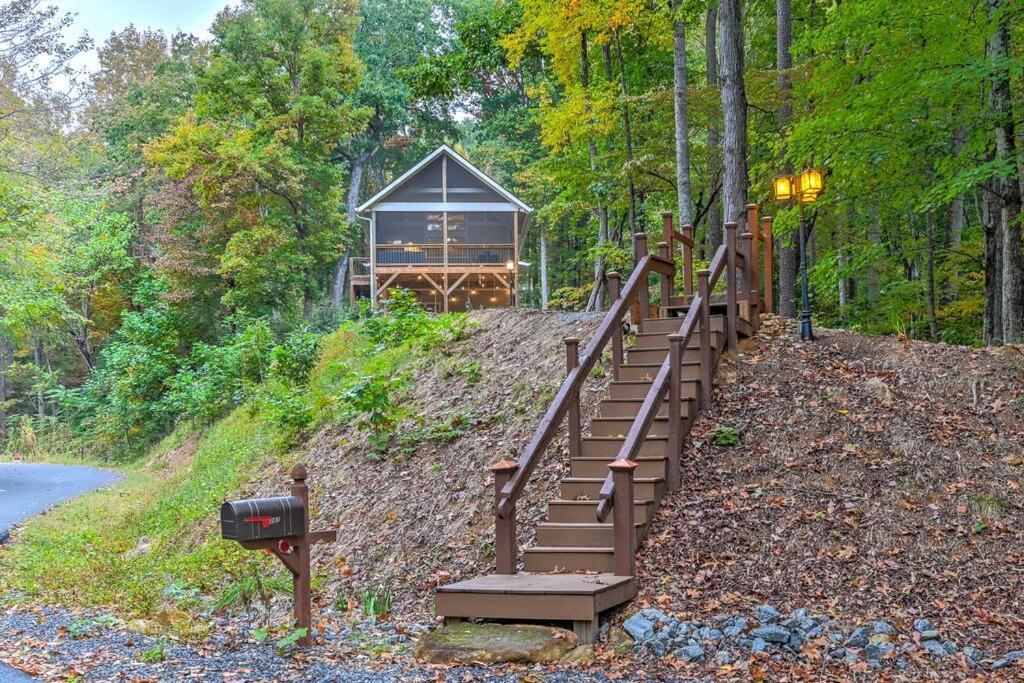 The Cove Retreat- Hot Tub/Screened Porch/Game Room レイク・ルーア エクステリア 写真